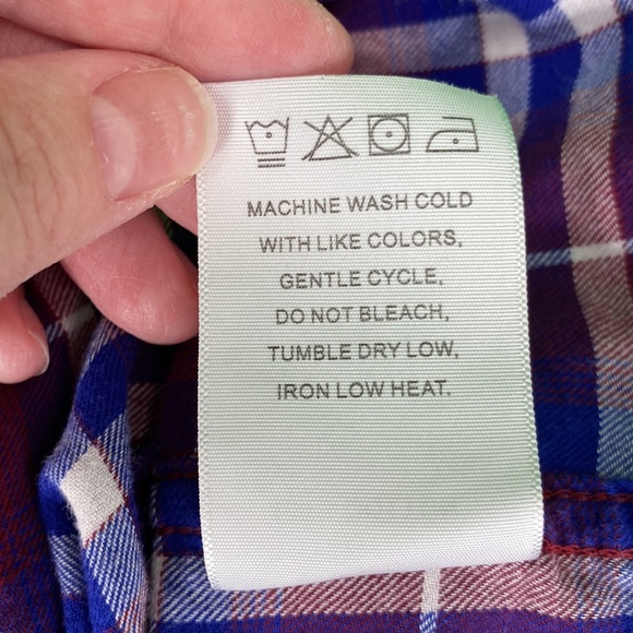 Levi’s Classic Red & Blue Plaid Flannel Button Down Shirt - Picture 14 of 14